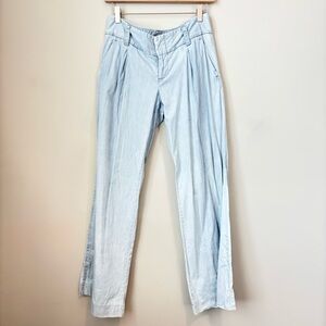 Alice + Olivia Light Blue Pleated Straight-Leg Pants